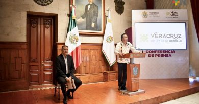 Invita Cuitláhuac García a los 100 años del Caranaval de Veracruz
