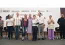 EN TIJUANA, PRESIDENTA CLAUDIA SHEINBAUM ENTREGA TARJETAS DE LA BECA RITA CETINA PARA UNIFORMES Y ÚTILES; LA RECIBIRÁN 9 MILLONES DE ESTUDIANTES EN TODO EL PAÍS