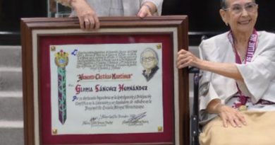 Condecora Congreso del Estado a Gloria Sánchez con la Medalla “Heberto Castillo”