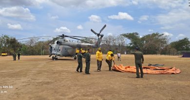 Arriba helicóptero de Sedena a Santa María Huatulco para combate de incendios forestales