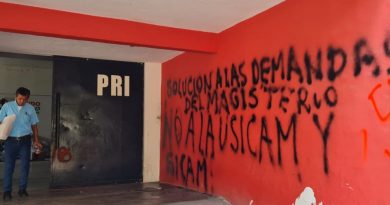 CNTE y SNTE vandalizan oficinas de partidos políticos en Chiapas