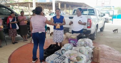 Entrega DIF Oaxaca alimentación solidaria a personas combatientes de incendios