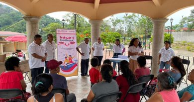 Inician programa de alfabetización en personas de Candelaria Loxicha, Oaxaca