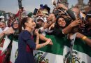 ANTE 600 MIL PERSONAS EN EL ZÓCALO, PRESIDENTA CLAUDIA SHEINBAUM SOSTIENE: MÉXICO AVANZA CON DIGNIDAD, CON JUSTICIA, CON UNIDAD Y CON LA FUERZA INVENCIBLE DE SU PUEBLO