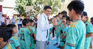 Inaugura Salomón Jara cancha con pasto sintético y techado en San Martín Mexicapam, espacio que fomenta la integración social