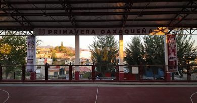 Con entrega de techado, Salomón Jara promueve actividades deportivas y culturales en la agencia Donají