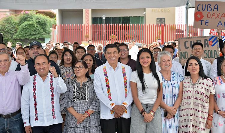 Como parte de un acto solidario, Salomón Jara inaugura las Jornadas Latinoamericanas por Cuba y el centro de acopio “Benito Juárez – José Martí” en el Parque Juárez El Llano
