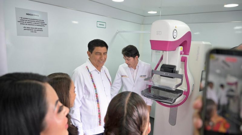 DIF Estatal recibe unidad médica móvil de mastografía