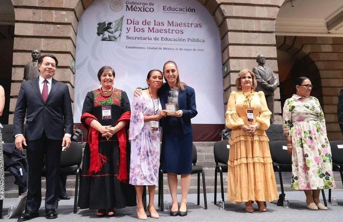 PRESIDENTA CLAUDIA SHEINBAUM ANUNCIA INCREMENTO SALARIAL DEL 9% PARA LAS MAESTRAS Y MAESTROS DE MÉXICO