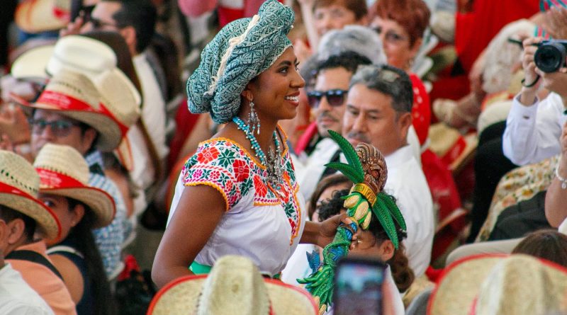Arranca con éxito, júbilo y algarabía Primer Lunes del Cerro, la fiesta étnica más importante de Latinoamérica