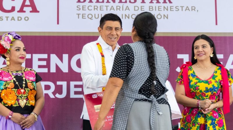 Con entrega de Tarjetas Margarita Maza, Salomón Jara fortalece el bienestar de jefas de familia de los Valles Centrales