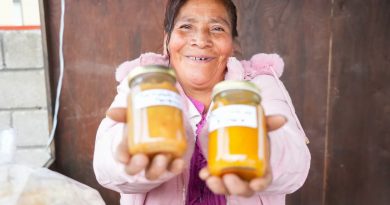 Muestra San Antonio Cuajimoloyas su riqueza biocultural en la Feria Regional de los Hongos Silvestres