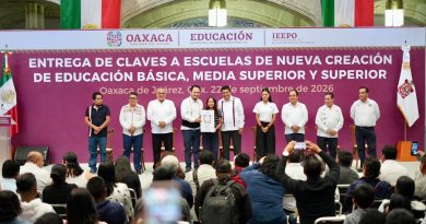 Entrega Salomón Jara claves a escuelas; estudiantes no abandonarán sus pueblos ni raíces por falta de oportunidades educativas